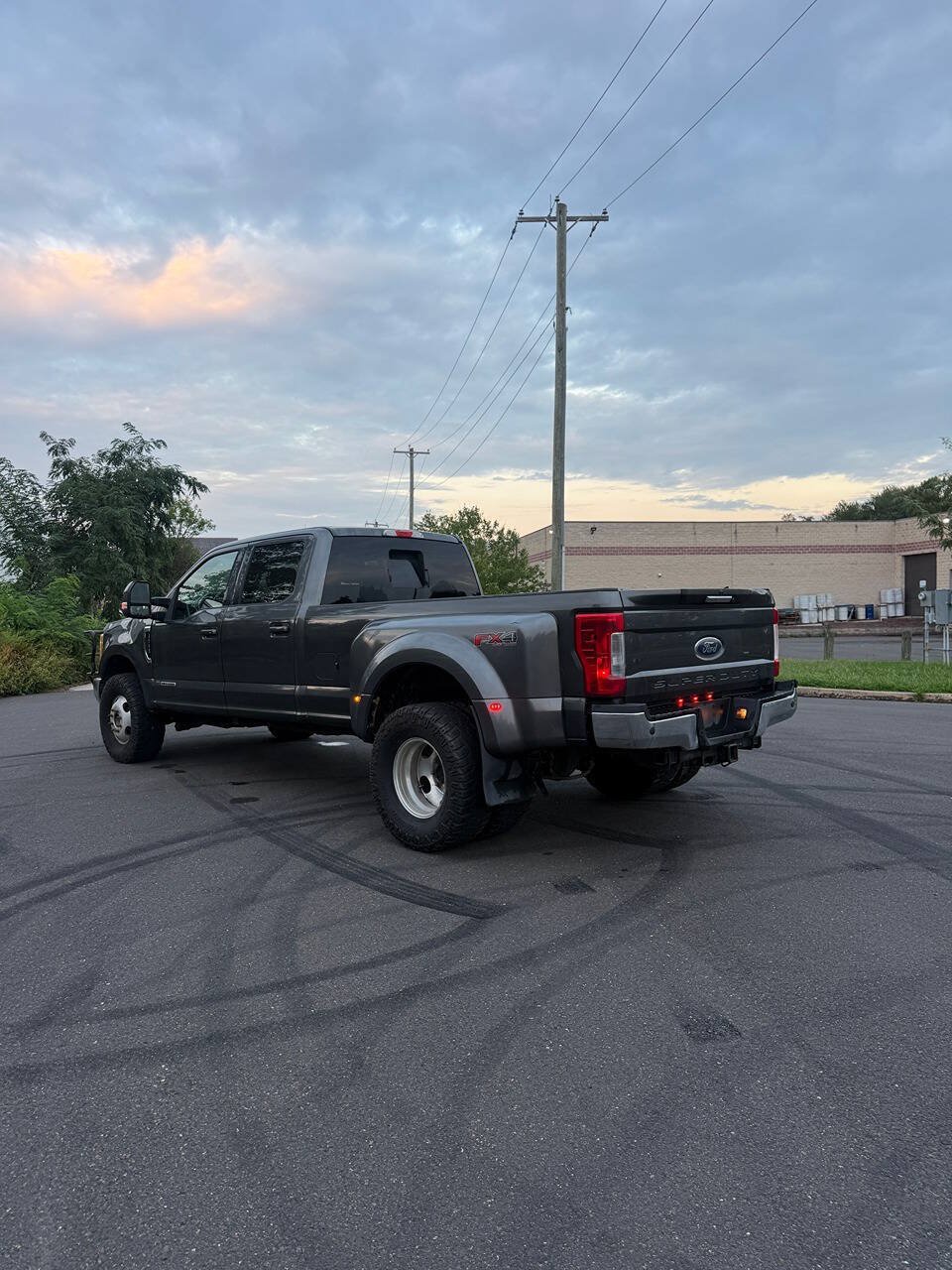 Used 2017 Ford F350 Lariat w/ FX4 Off-Road Package AWD/4WD image 25
