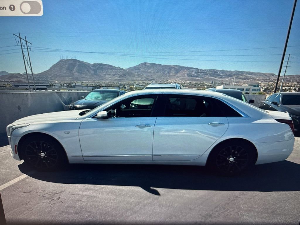 Used 2018 Cadillac CT6 Luxury image 3