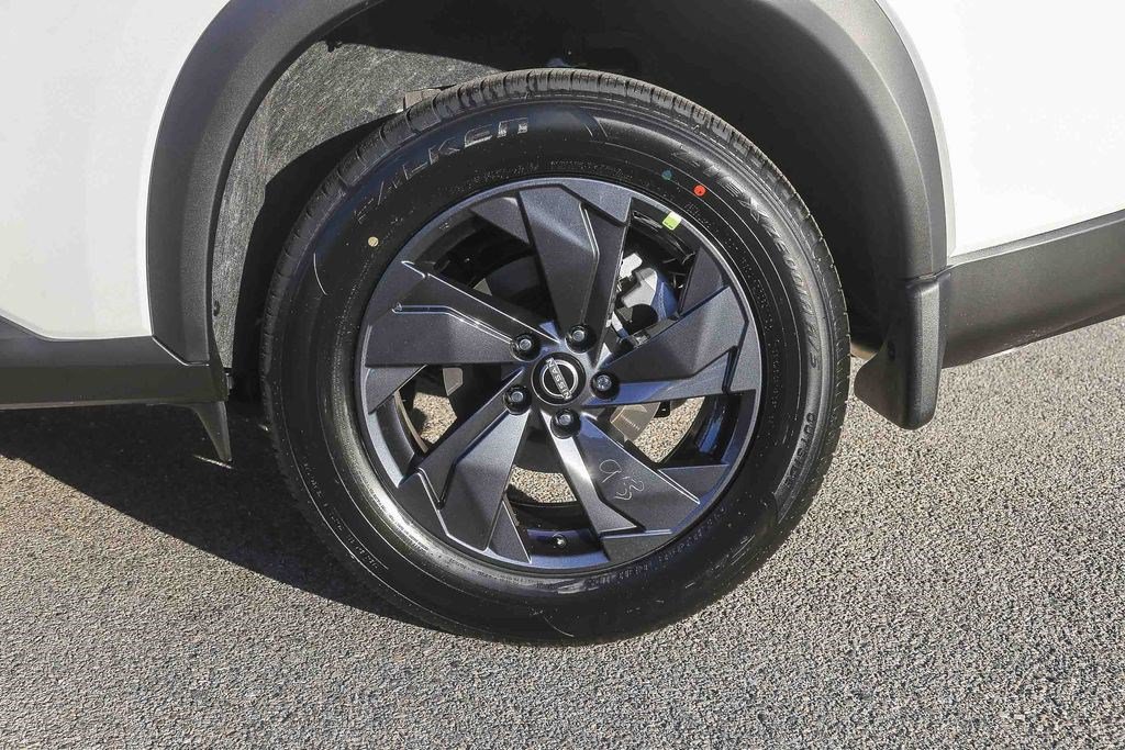New 2026 Nissan Rogue SV FWD image 10