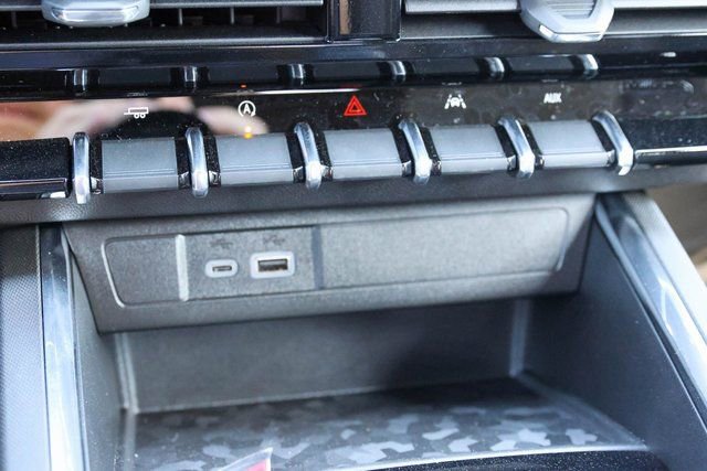 New 2026 GMC Canyon Elevation w/ Convenience Package image 14