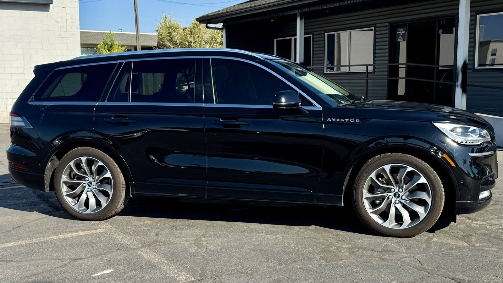 Used 2020 Lincoln Aviator Grand Touring w/ Equipment Group 302A image 8