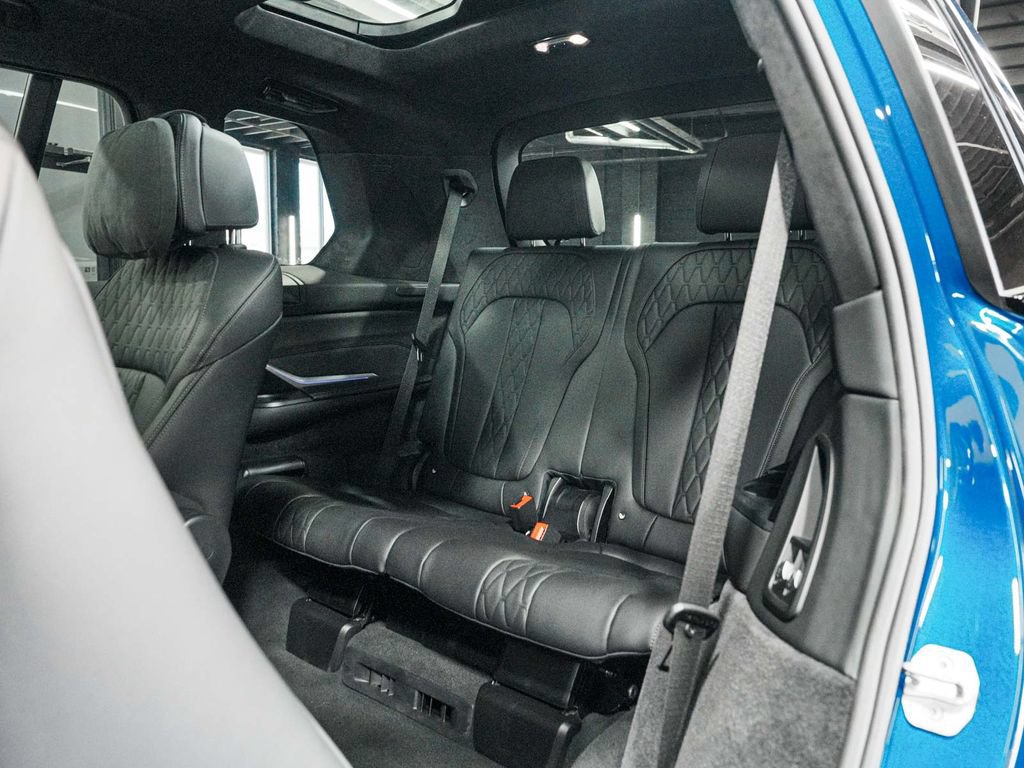 Used 2026 BMW X7 M60i AWD/4WD image 36
