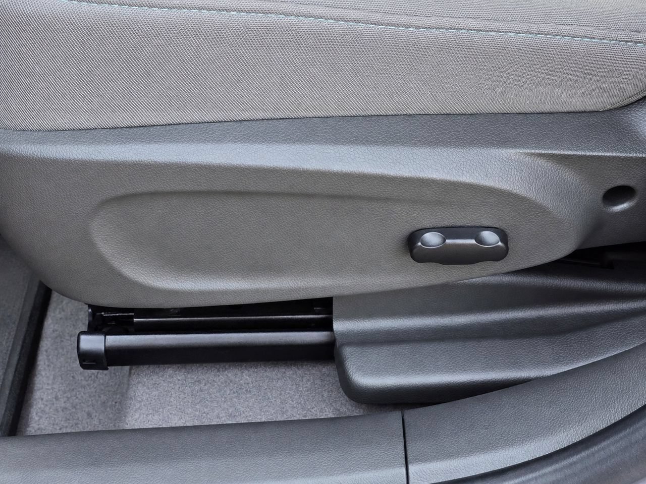 Certified 2019 Chevrolet Sonic LT w/ Convenience Package FWD image 14