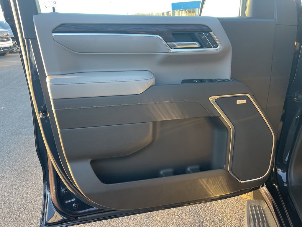 Used 2025 GMC Sierra 1500 SLT w/ SLT Premium Plus Package image 9