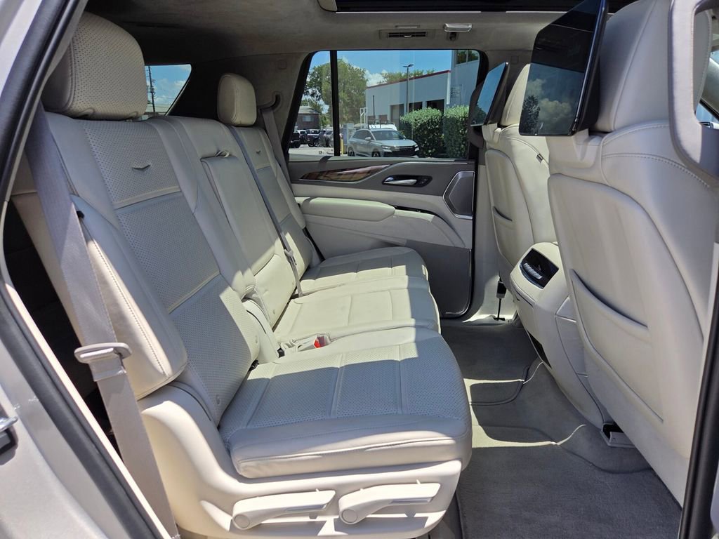 Used 2023 Cadillac Escalade Sport Platinum AWD/4WD image 23