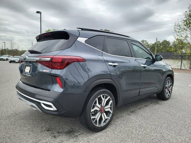 Used 2021 Kia Seltos SX w/ SX Sunroof Package AWD/4WD image 4