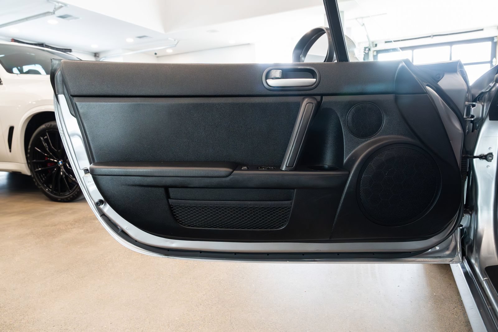 Used 2010 MAZDA MX-5 Miata Touring RWD image 16