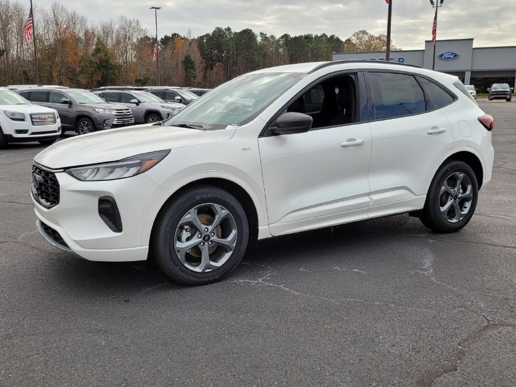 Used 2024 Ford Escape ST-Line w/ Equipment Group 301A FWD image 3