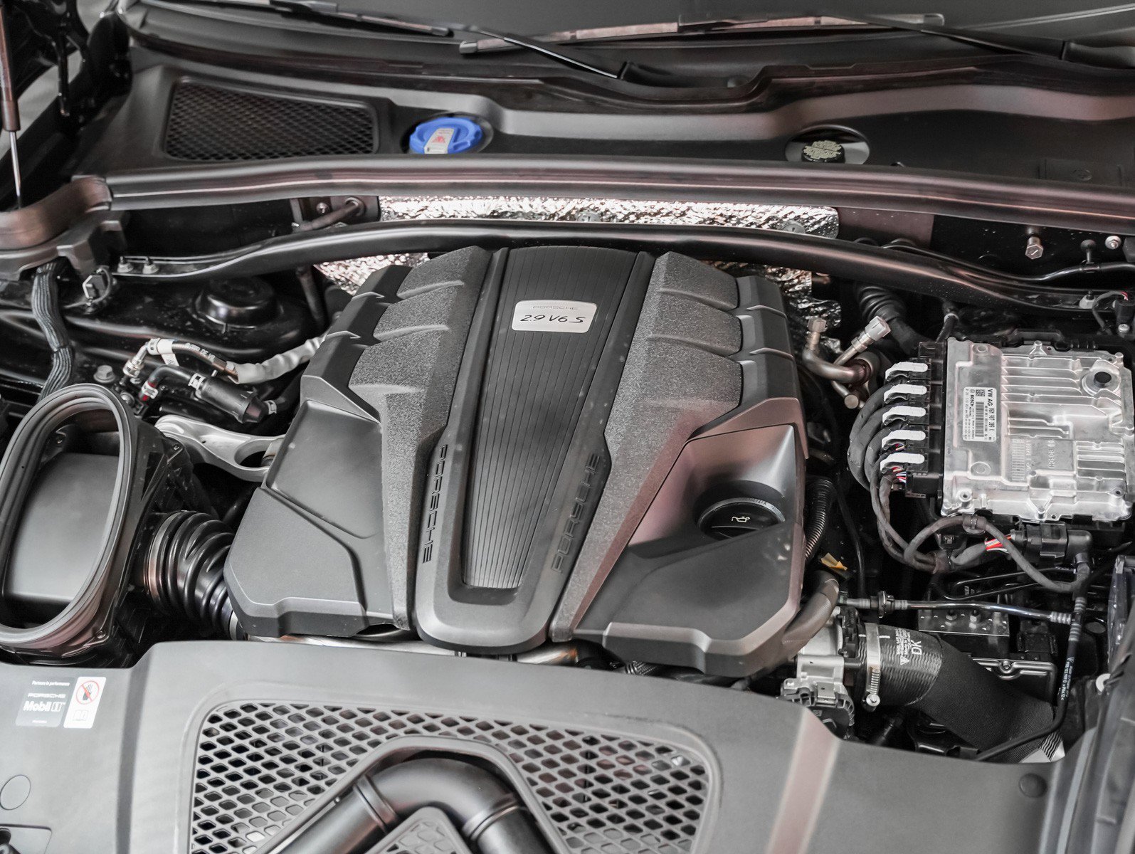 Used 2025 Porsche Macan S image 12