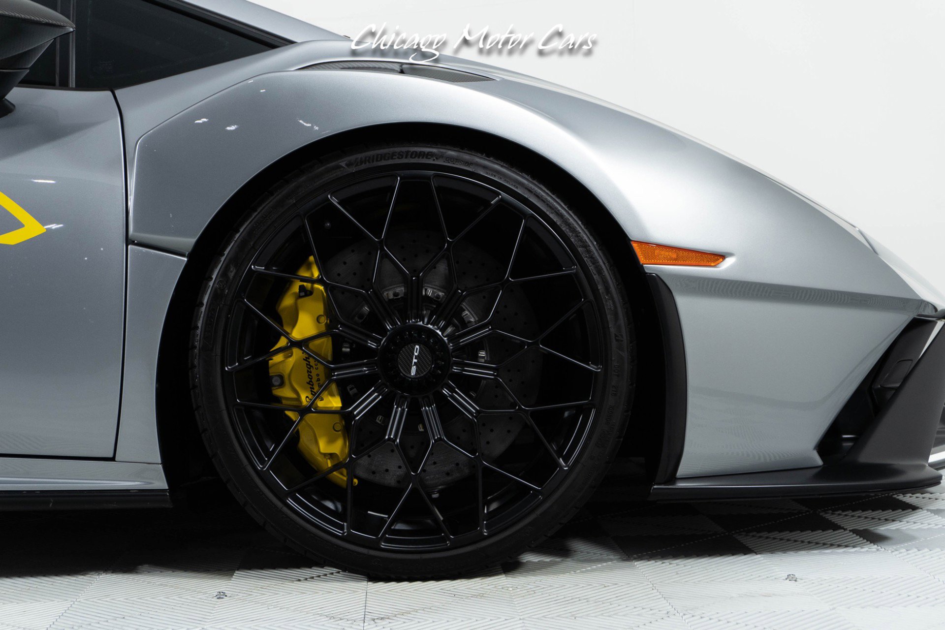 Used 2024 Lamborghini Huracan STO image 9