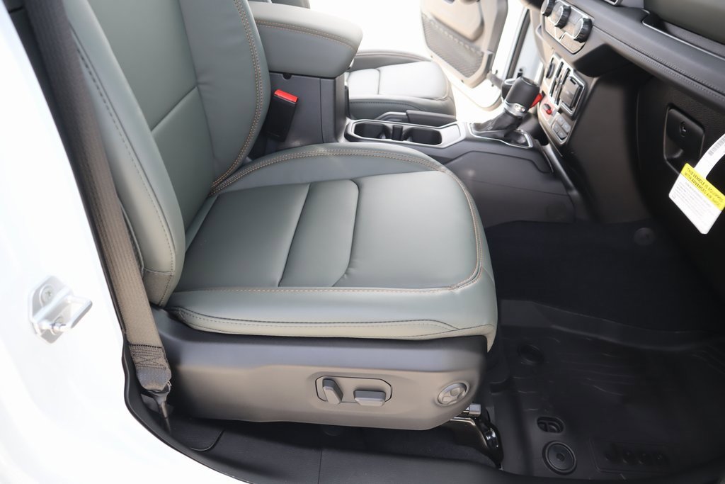 New 2026 Jeep Gladiator Mojave image 14