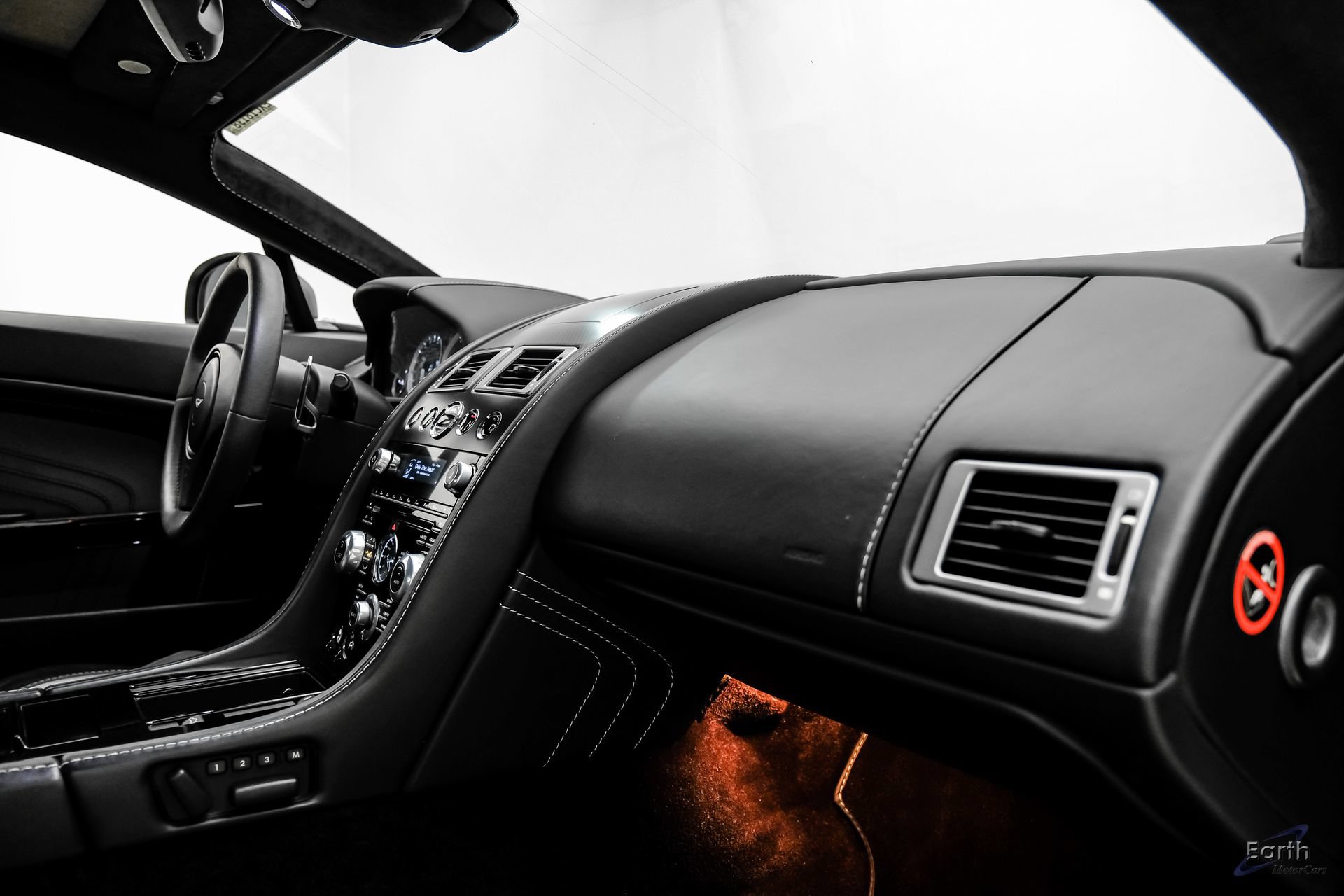 Used 2014 Aston Martin V8 Vantage S RWD image 45