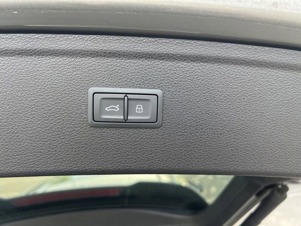 Certified 2023 Audi SQ5 Prestige w/ Prestige Package AWD/4WD image 9