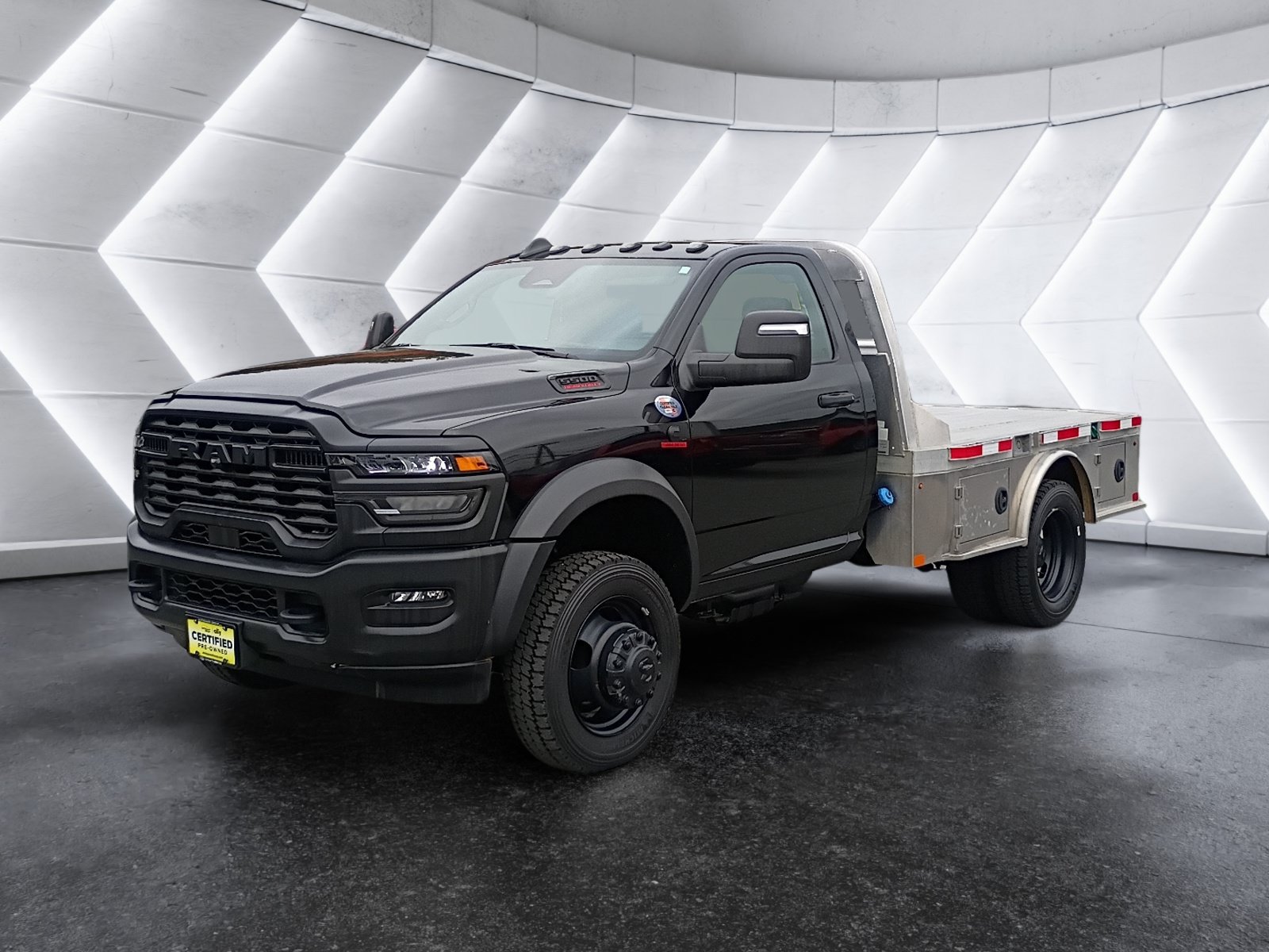 Used 2026 RAM 5500 Tradesman AWD/4WD image 2