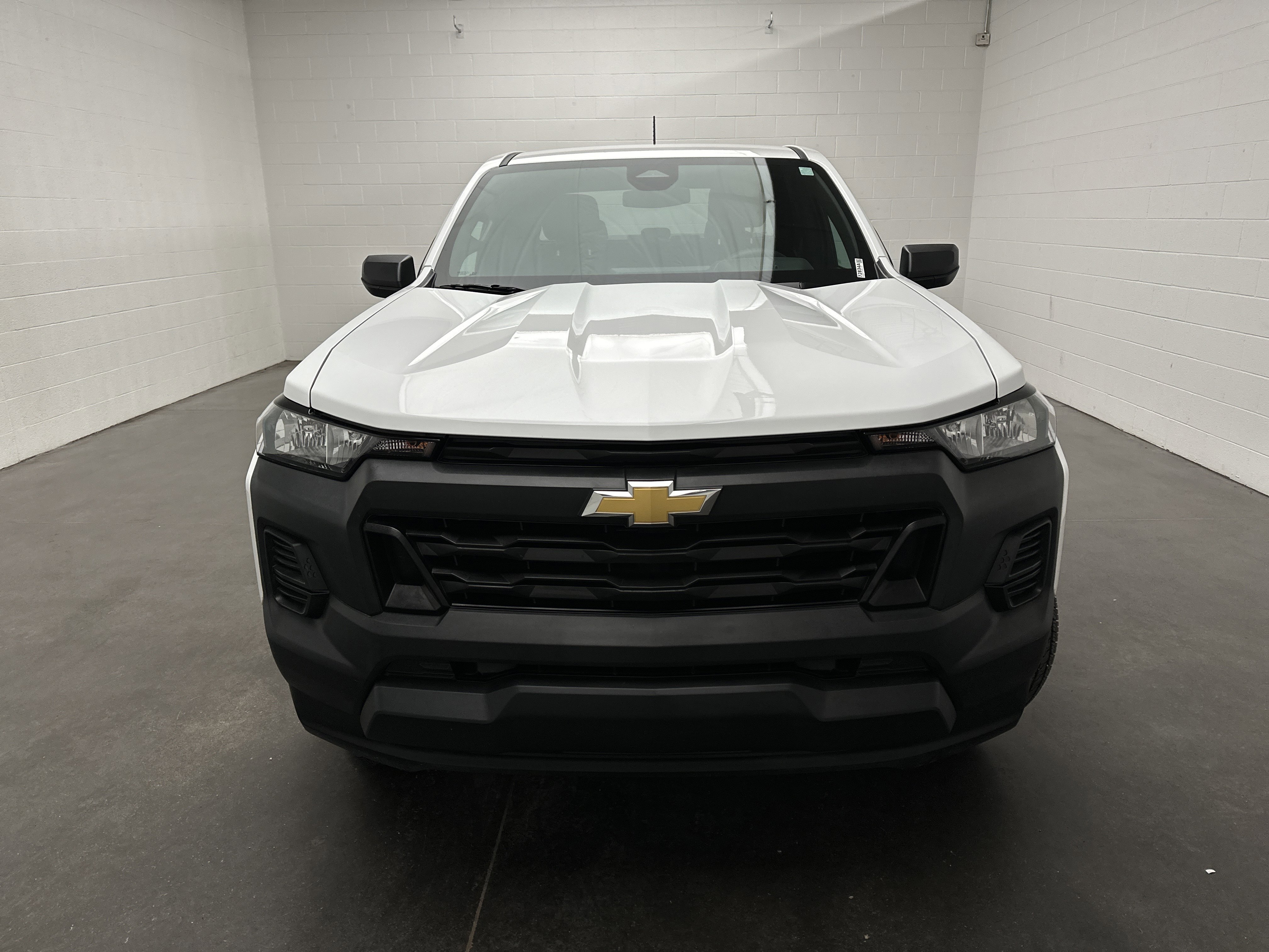 Used 2024 Chevrolet Colorado W/T image 3