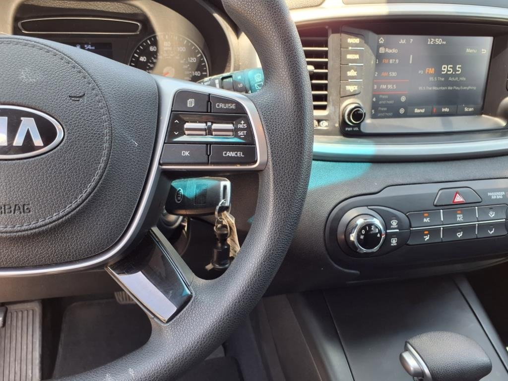 Used 2020 Kia Sorento LX image 10