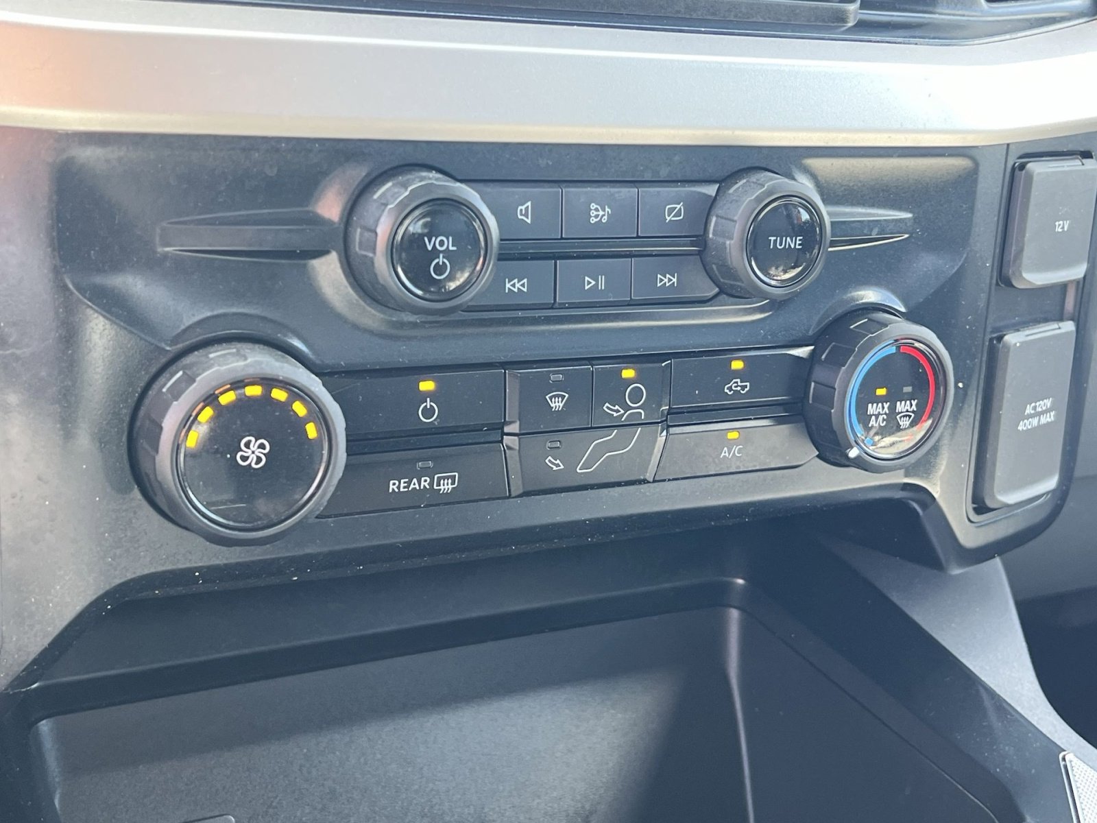 Used 2023 Ford F350 XLT AWD/4WD image 28