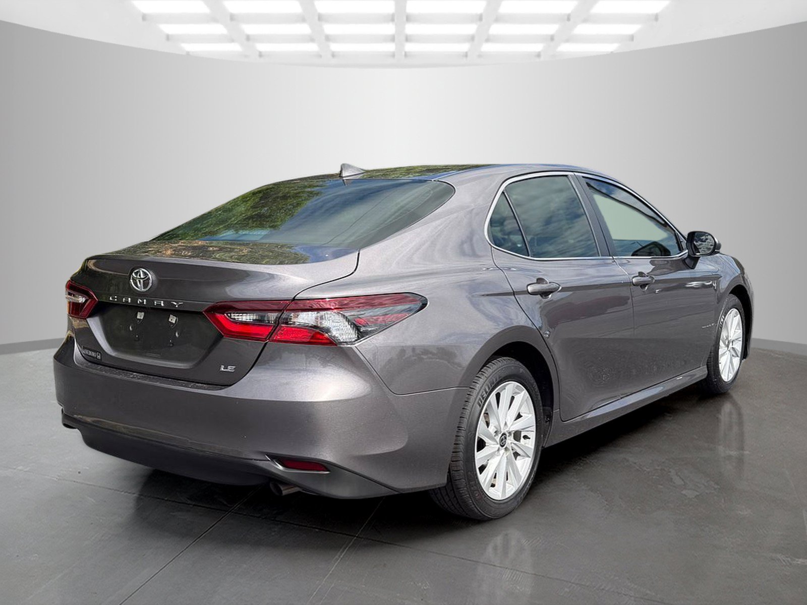 Used 2023 Toyota Camry LE FWD image 7