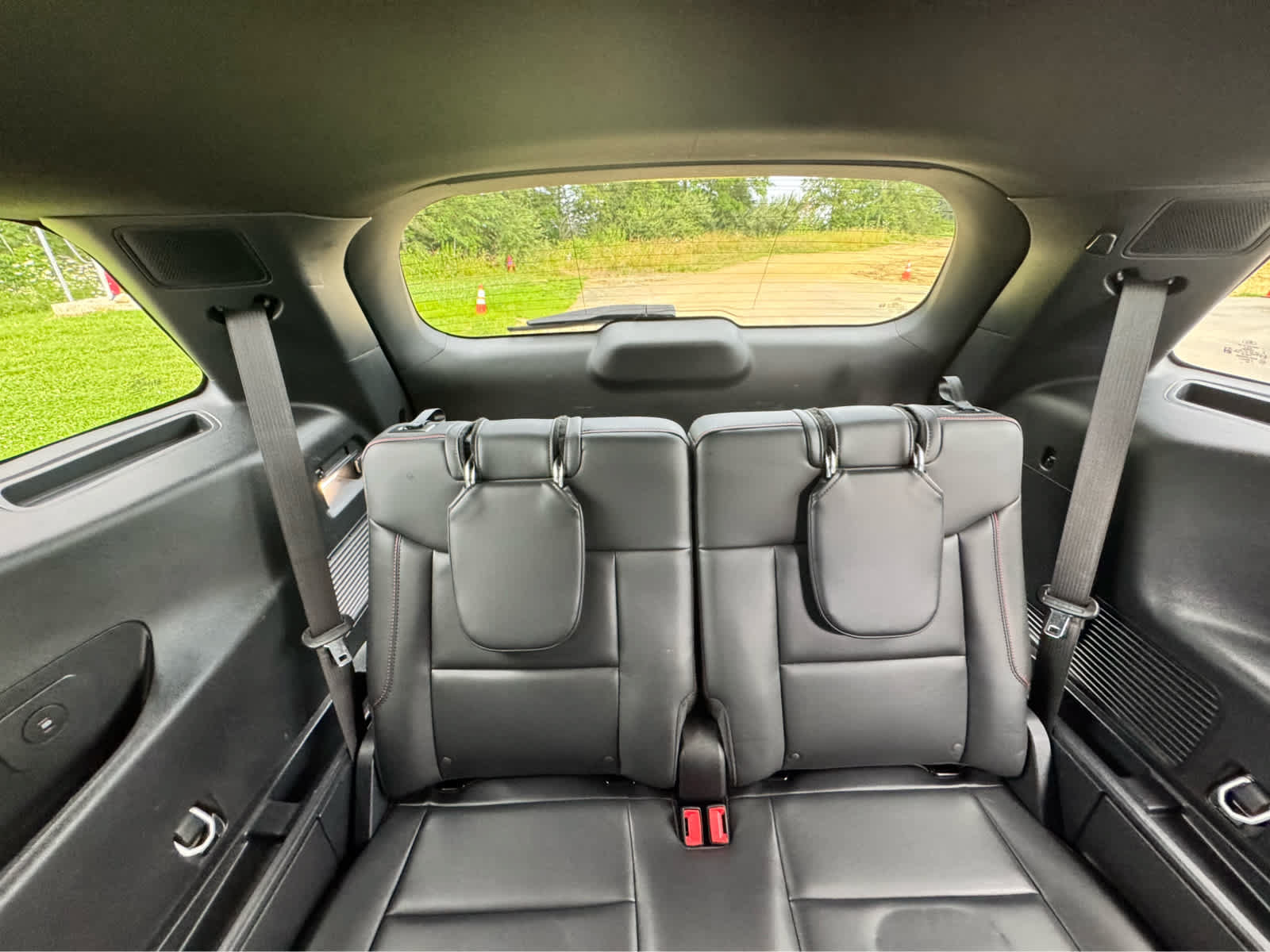 Used 2025 Ford Explorer ST-Line w/ ST-Line Street Pack AWD/4WD image 33