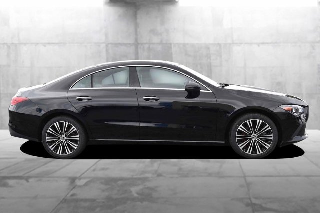 Used 2023 Mercedes-Benz CLA 250 4MATIC w/ Premium Package image 5