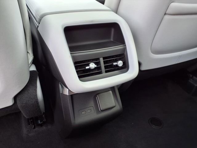 New 2025 Cadillac Lyriq Luxury RWD image 15