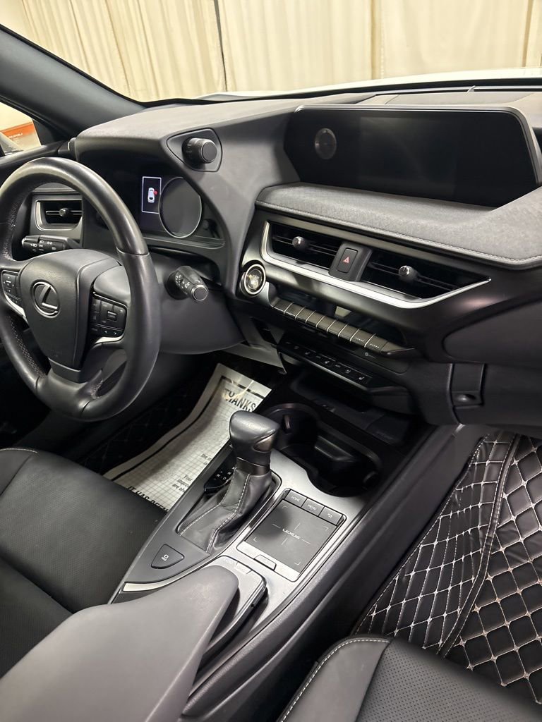 Used 2022 Lexus UX 200 w/ Premium Package FWD image 28