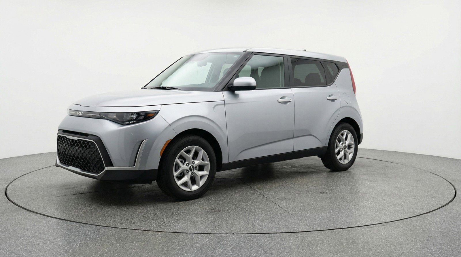 Used 2025 Kia Soul LX w/ LX Technology Package FWD image 3