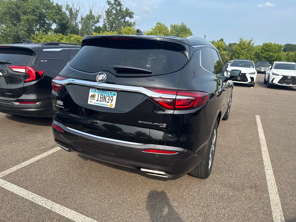 Used 2018 Buick Enclave Avenir w/ Avenir Technology Package AWD/4WD image 8