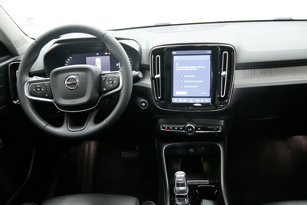 Certified 2023 Volvo XC40 B5 Plus w/ Driver Assist Package AWD/4WD image 26
