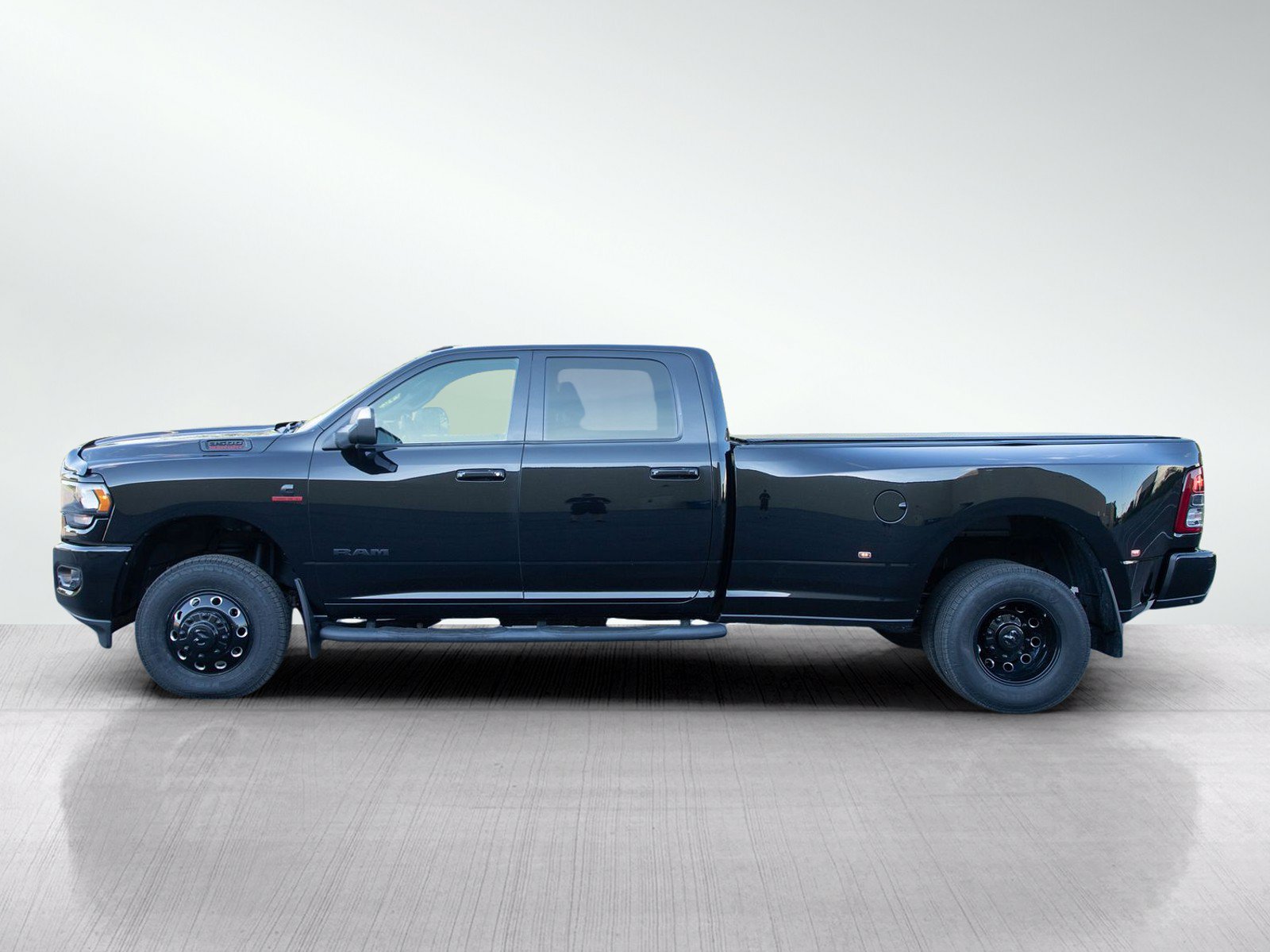 Used 2022 RAM 3500 Big Horn w/ Night Edition AWD/4WD image 2