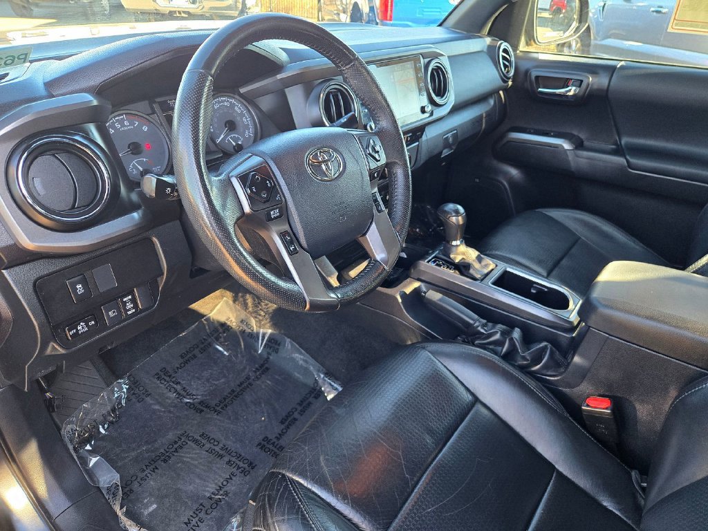 Used 2020 Toyota Tacoma TRD Off-Road w/ TRD Premium Off Road Package AWD/4WD image 9