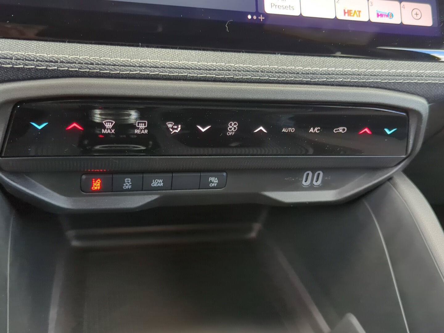 New 2026 Jeep Cherokee Laredo AWD/4WD image 25