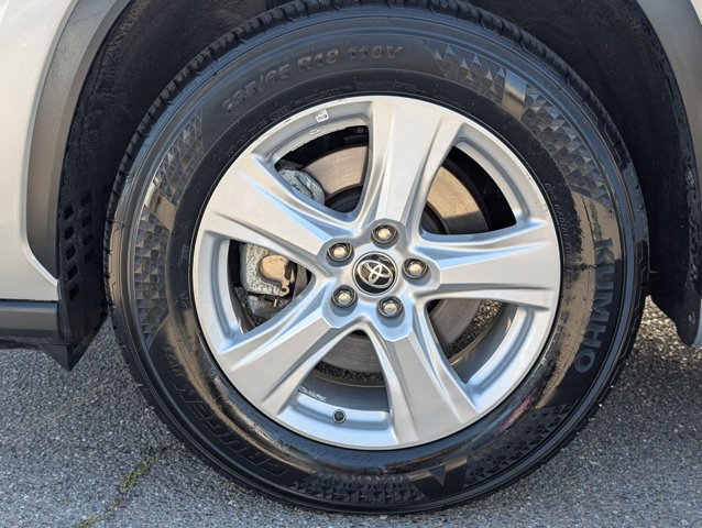 Certified 2025 Toyota Highlander LE image 21