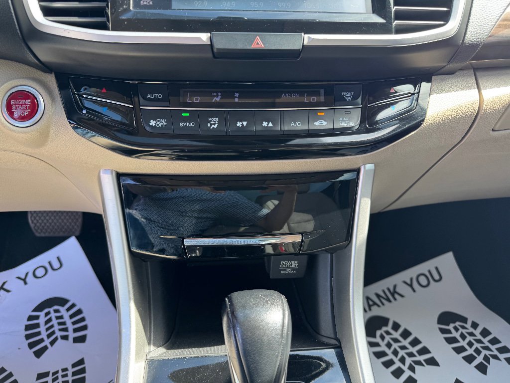 Used 2016 Honda Accord Touring image 16