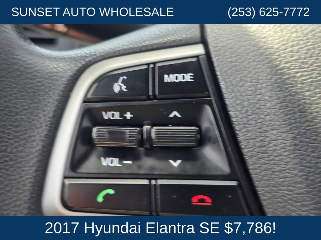 Used 2017 Hyundai Elantra SE FWD image 25