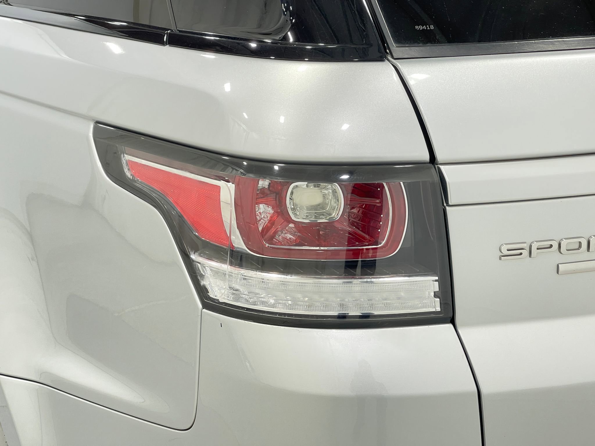 Used 2017 Land Rover Range Rover Sport HSE image 34