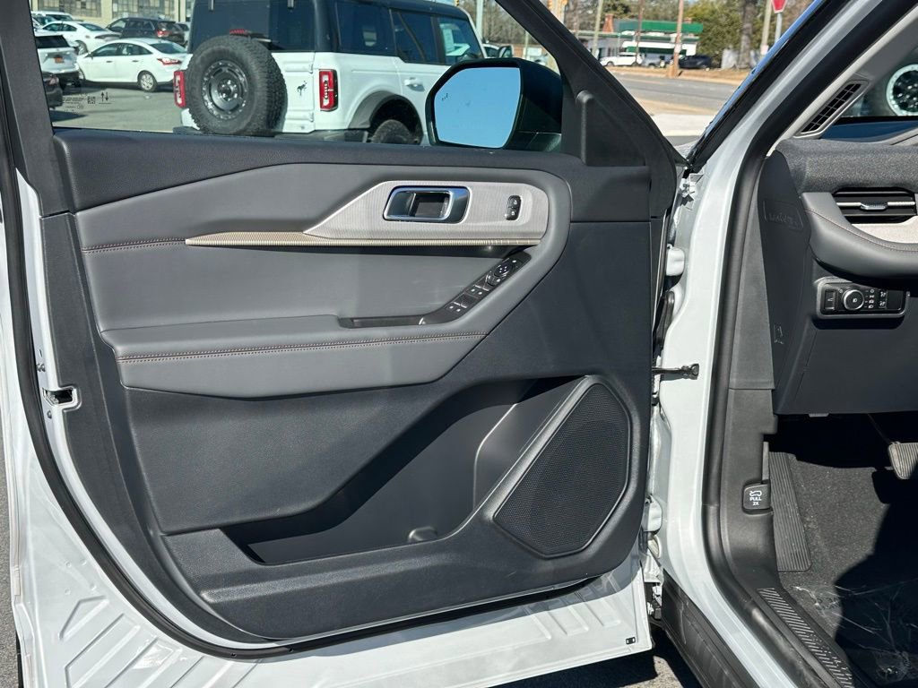 New 2026 Ford Explorer Active w/ Active Comfort Package image 14