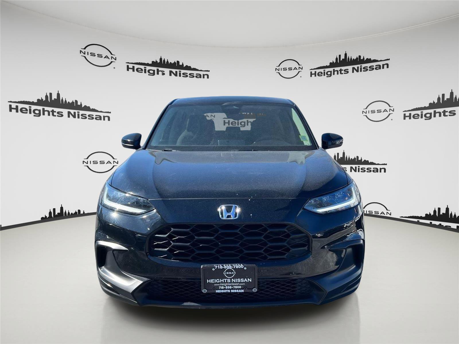 Used 2023 Honda HR-V LX image 2