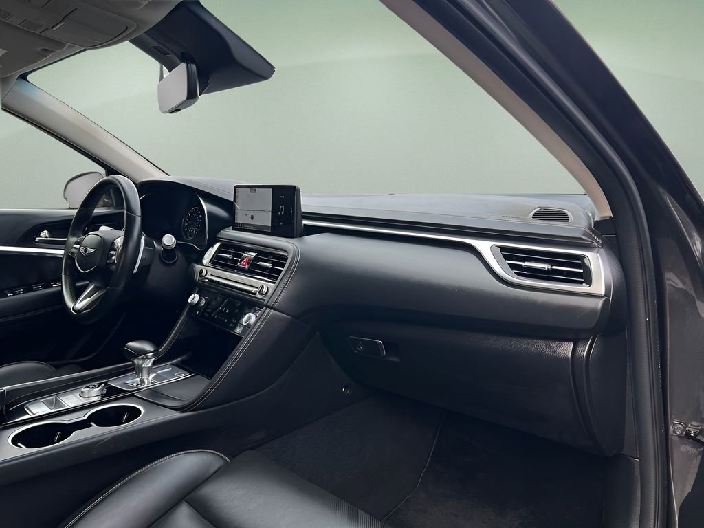 Used 2025 Genesis G70 2.5T image 21