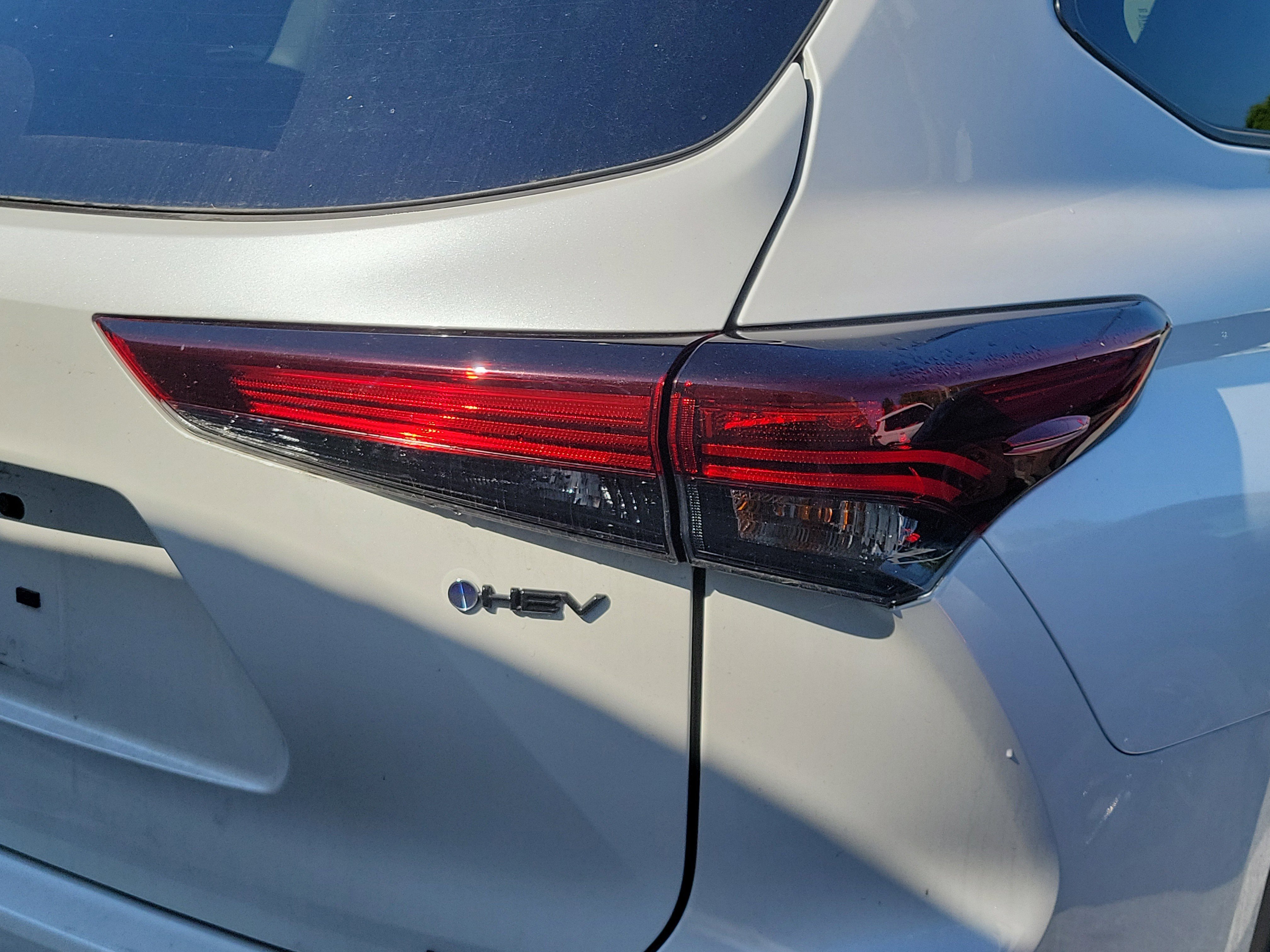 Used 2025 Toyota Highlander XLE AWD/4WD image 5
