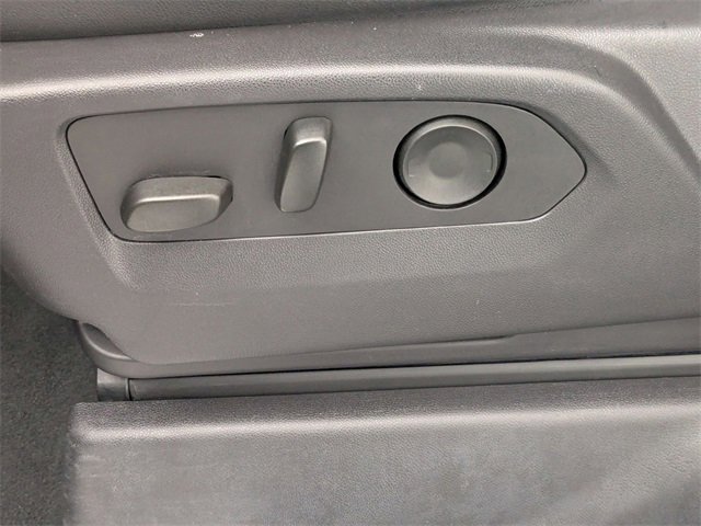 Certified 2025 GMC Sierra 1500 SLT image 14