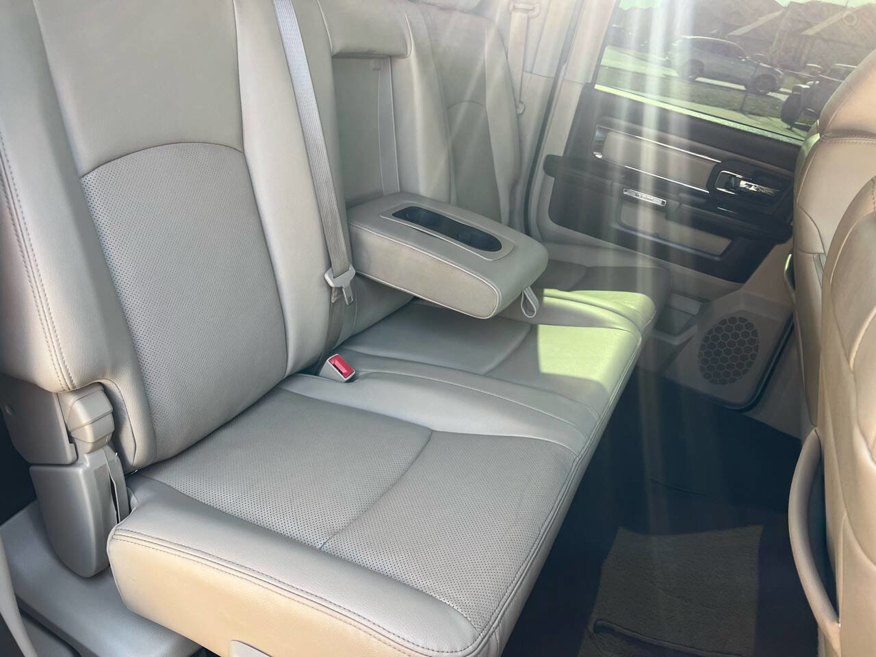 Used 2016 RAM 2500 Laramie w/ Convenience Group image 27