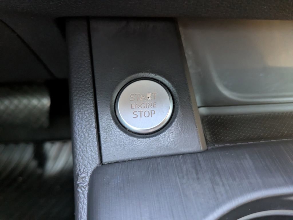 Used 2017 Audi A4 2.0T Premium image 30