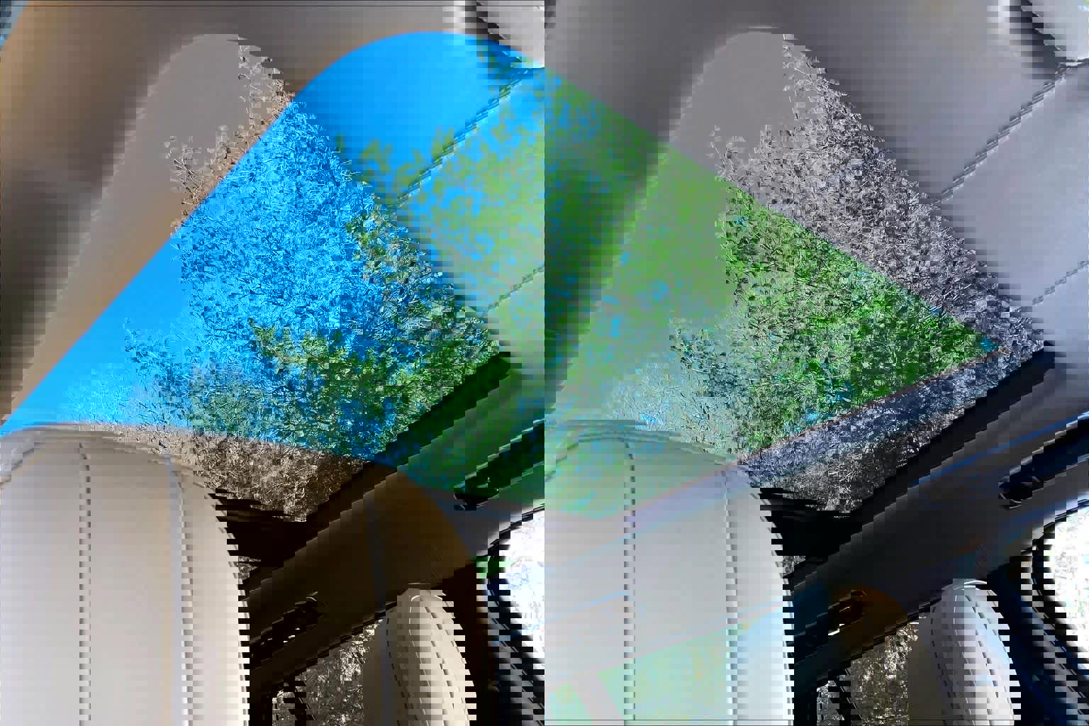 Used 2023 Land Rover Range Rover Autobiography image 14