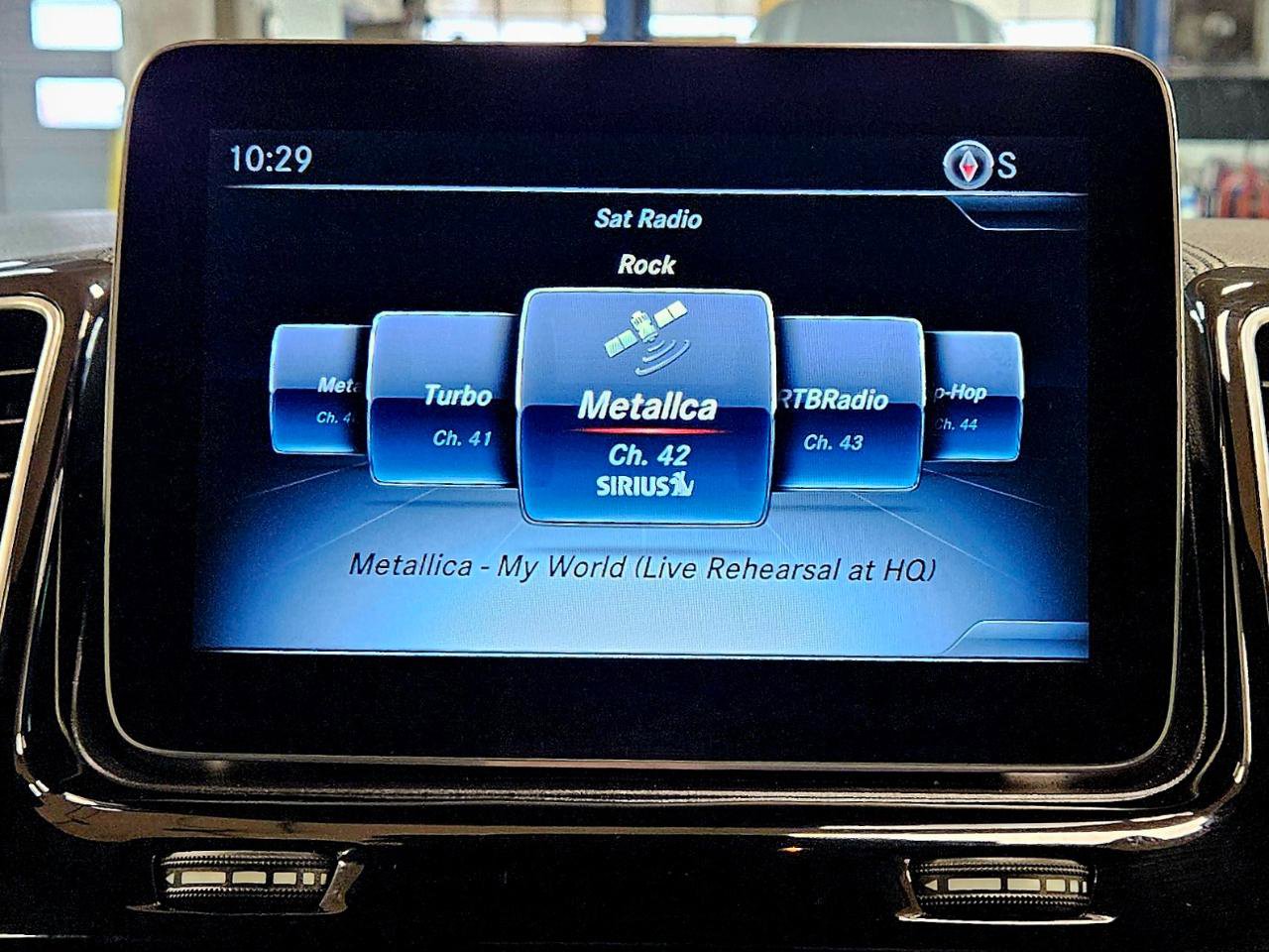 Used 2019 Mercedes-Benz GLS 450 4MATIC image 32