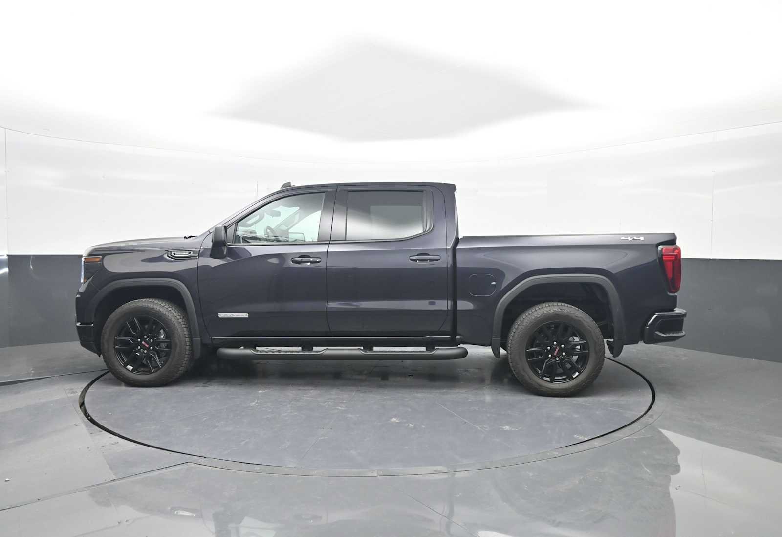Used 2026 GMC Sierra 1500 Elevation w/ Elevation Select Package AWD/4WD image 5