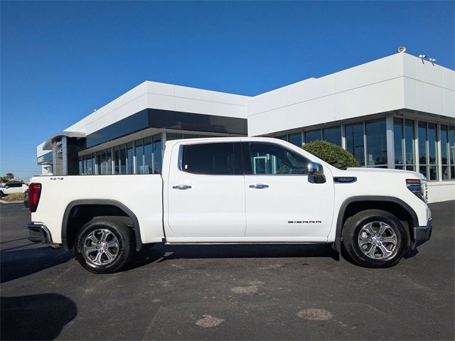 Used 2025 GMC Sierra 1500 SLT image 3