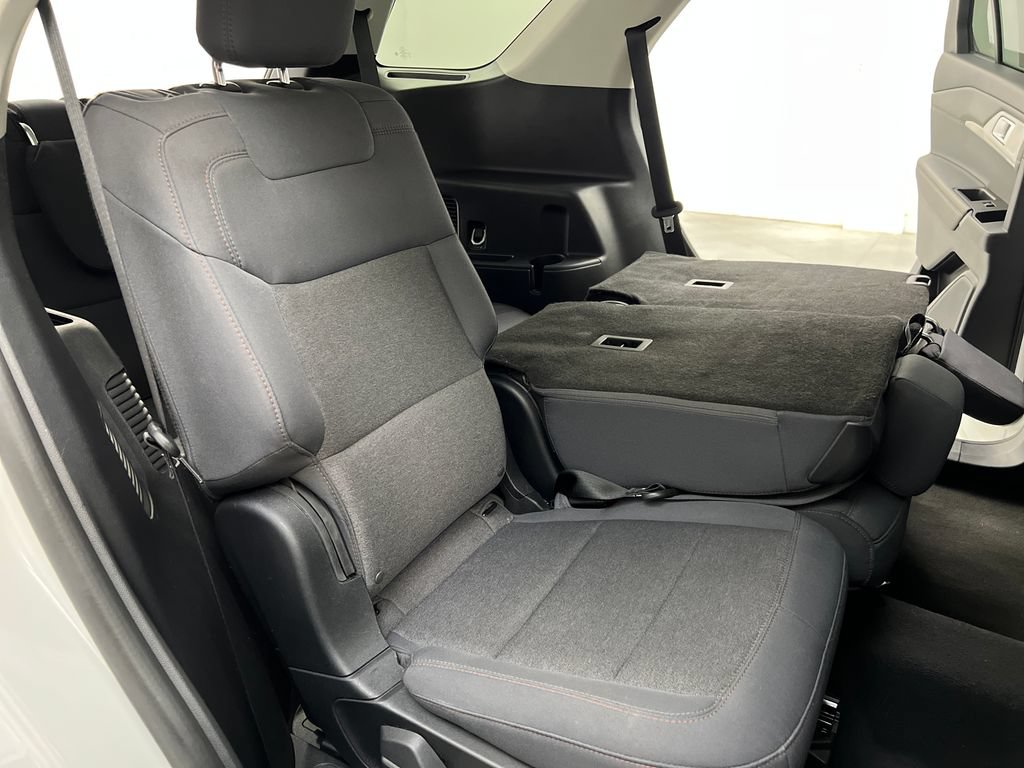 Used 2025 Ford Explorer Active RWD image 25