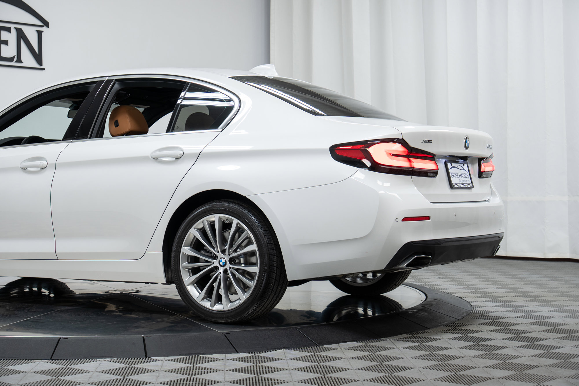 Certified 2023 BMW 530i xDrive w/ Premium Package image 29