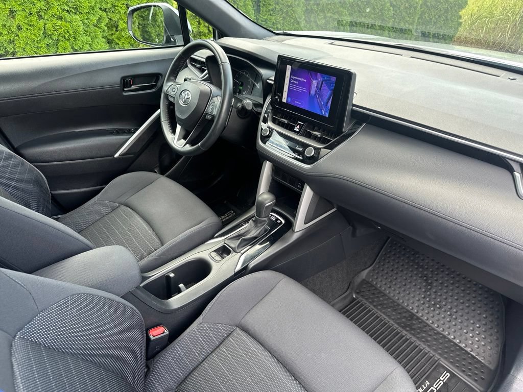 Certified 2023 Toyota Corolla Cross AWD Hybrid w/ Moonroof Package image 31